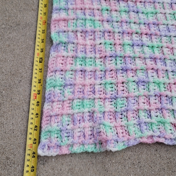VINTAGE Crochet Blanket Pastel - Picture 4 of 11